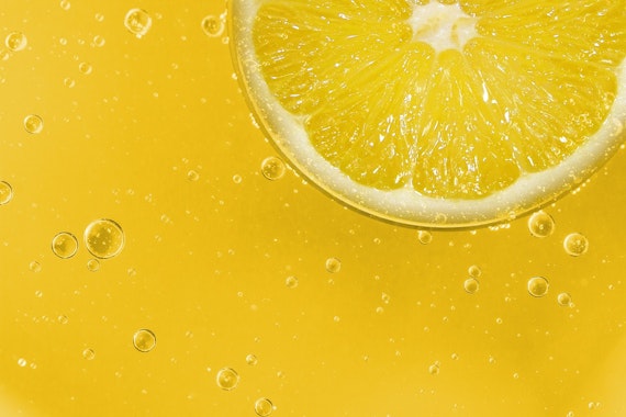 https://cdn.pixabay.com/photo/2016/06/08/15/45/lemon-1444025_1280.jpg