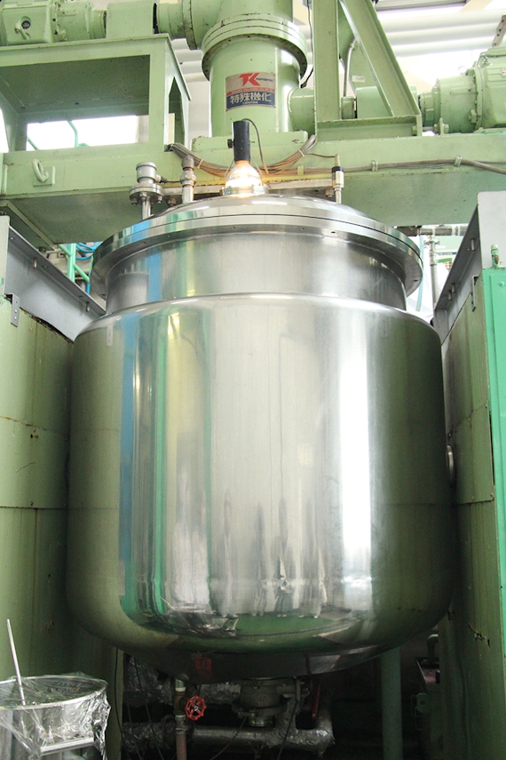 KAMIKAクリームシャンプーが作られる大きな釜